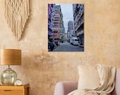 Straßenszene in Hongkong – Fine-Art-Print auf Aluminium | HypnosTravelArt – Produktbild 4