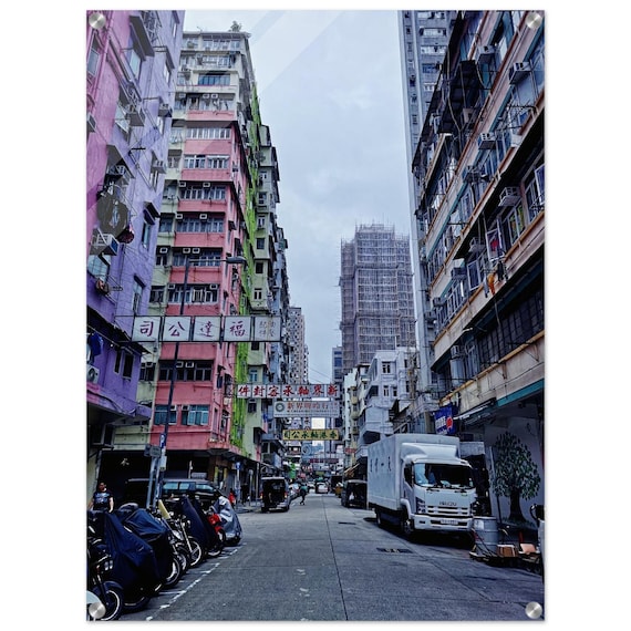 Straßenszene in Hongkong – Fine-Art-Fotografie auf Acrylglas | HypnosTravelArt