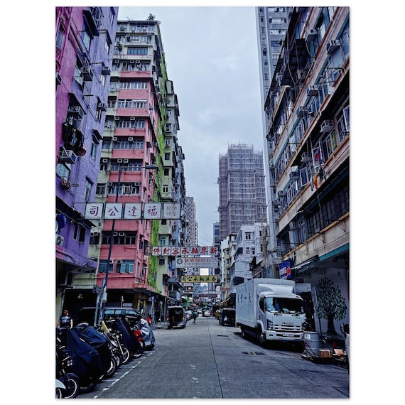 Straßenszene in Hongkong – Fine-Art-Print auf Aluminium | HypnosTravelArt