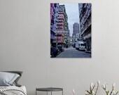 Straßenszene in Hongkong – Fine-Art-Print auf Aluminium | HypnosTravelArt – Produktbild 2