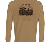 South Africa 2026 Expedition Langarmshirt aus Bio-Baumwolle mit Erdmännchen-Motiv – Produktbild 3