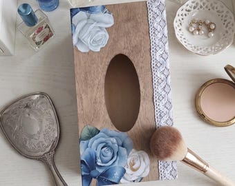 Handbemalte Taschentuchbox-Hülle aus Holz, blaue Rosen als florale Wohndekoration