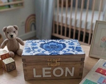 Personalisierte Erinnerungsbox aus Holz fürs Baby – Namensbox fürs Kinderzimmer – Geschenk zum ersten Geburtstag