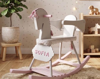 Personalisiertes Schaukelpferd aus Holz für Kleinkinder – Spielzeug mit individuellem Namen – Grau & Rosa
