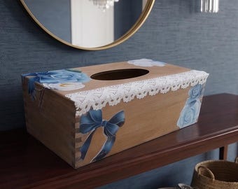 Handbemalte Taschentuchbox-Hülle aus Holz, blaue Rosen als florale Wohndekoration