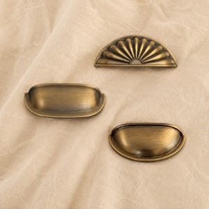 Lådhandtag i borstad brons - Vintage-stil med snäckformade lådor - 64 mm / 76 mm