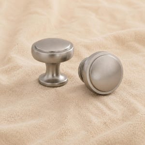 Runde Schrankknöpfe aus gebürstetem Nickel, moderner Schubladengriff, schick und massiv, mit einem Loch