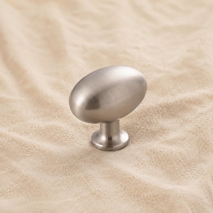 Ovale Schrankknöpfe aus gebürstetem Nickel, moderner Schubladengriff, schick und massiv, mit einem Loch
