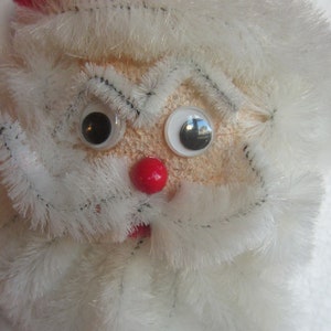 VINTAGE CHENILLE PIPECLEANER Santa , Mrs. Claus and 2 Candy Canes Magnets* Pipe Cleaners and Styrofoam * Christmas Tree Ornaments **1970's bild 2