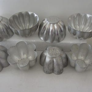 Aluminum JELL-O Brand INDIVIDUAL MOLDS, 1940's,  Gelatin Tins, Fluted Sides, Flat Bottom, Primitive Kitchen Tool,  9 Molds, Decorative
