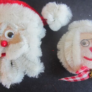 VINTAGE CHENILLE PIPECLEANER Santa , Mrs. Claus and 2 Candy Canes Magnets* Pipe Cleaners and Styrofoam * Christmas Tree Ornaments **1970's bild 4