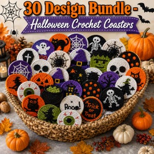 Puede incluir: Una colección de 30 posavasos redondos de ganchillo con temática de Halloween que incluyen diseños de fantasmas, calabazas, esqueletos, brujas, arañas y globos oculares. El texto 30 Design Bundle - Halloween Crochet Coasters aparece arriba.