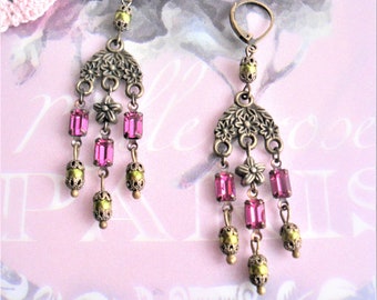 Boucles d'oreilles / dormeuse, chandeliers / Art déco, laiton / bronze, perles nacrées / strass, absinthe / rose, Lady Vespasia