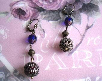 Brass / strass, pendant / earrings, lever back hooks, vintage / Art nouveau style, bronze / bleu, Barroco
