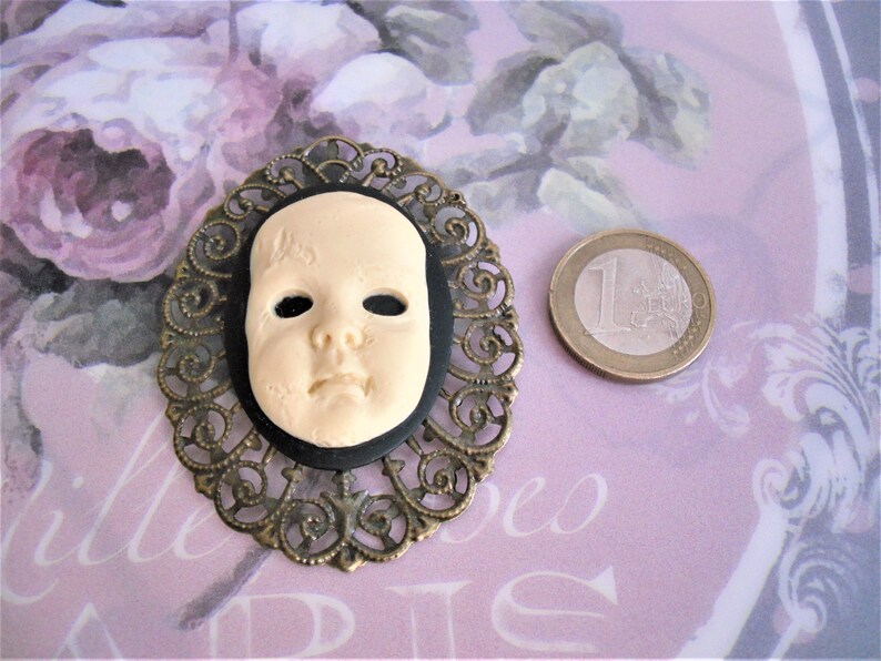 Brooch, retro /vintage style, cameo, resin / brass, white / purple, young romantic lady image 5