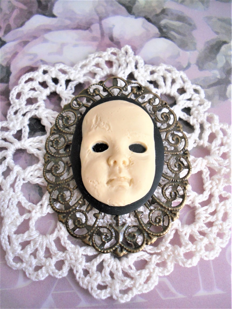 Brooch, retro /vintage style, cameo, resin / brass, white / purple, young romantic lady image 1
