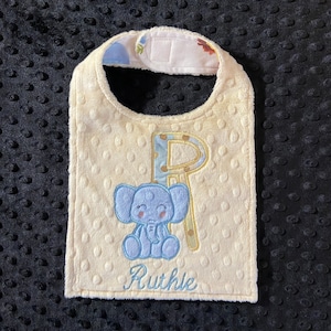 INITIAL BIB/elephant bib/birthday bib/elephant initial Bib/initial bib/minky bib/girls bib/girls initial bib/gender neutral bib/elephant