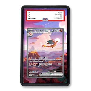 Può includere: Una carta collezionabile Charizard ex certificata PSA in una custodia di plastica nera. La carta raffigura un Charizard in volo su un paesaggio vulcanico con 330 HP e gli attacchi Brave Wing ed Explosive Vortex. L'etichetta riporta GEM MT 10.