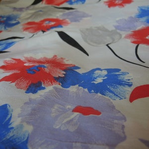 Vintage 1980s abstract floral fabric cotton polyester blend 46 inches wide BTY image 2