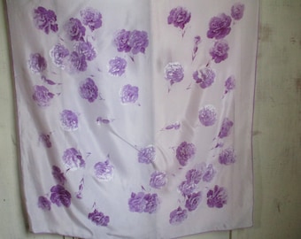 Vintage 1950s scarf 100% purple carnations flowers 30 x 32 inches