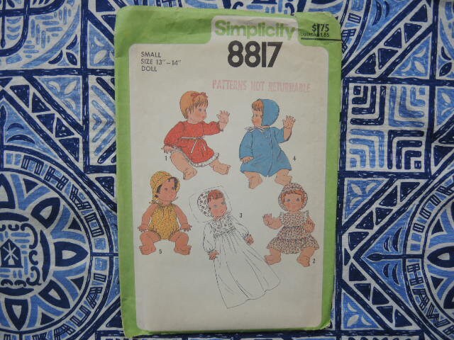 Vintage 1970s Simplicity Sewing Pattern 8817 Doll Clothes for 13