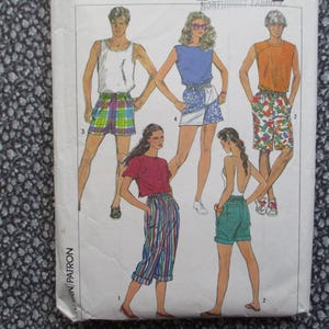 Vintage 1980s Simplicity sewing pattern 7501 set of shorts size medium