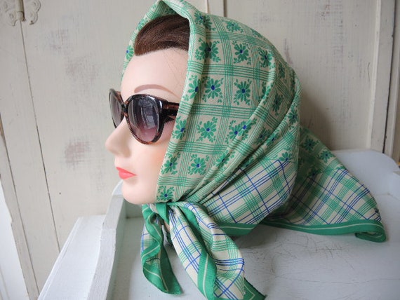 Vintage 1970s water repellent polyester scarf gre… - image 2
