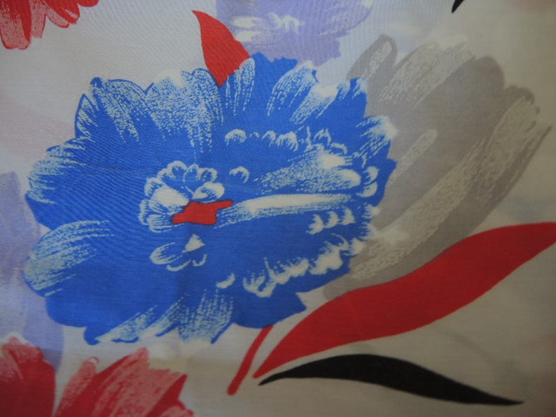 Vintage 1980s abstract floral fabric cotton polyester blend 46 inches wide BTY image 5