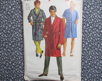 vintage 1960s Simplicity sewing pattern 7935 Mens robes size large 42-44