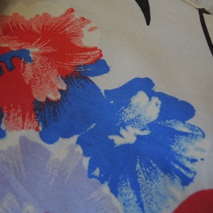 Vintage 1980s abstract floral fabric cotton polyester blend 46 inches wide BTY image 7