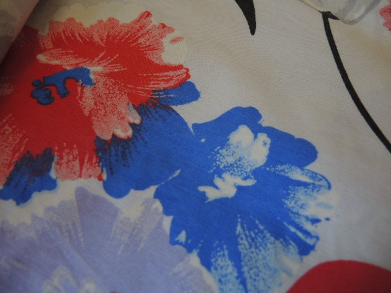 Vintage 1980s abstract floral fabric cotton polyester blend 46 inches wide BTY image 7