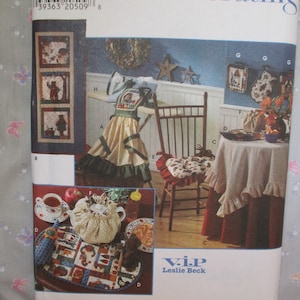 vintage 1990s Simplicity sewing pattern 7709 UNCUT kitchen accessories oven mitts pot holders apron placemats tablecloths chair cushion