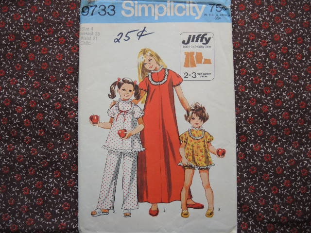 Vintage 1970s Simplicity Sewing Pattern 9733 Girls Jiffy Pajamas