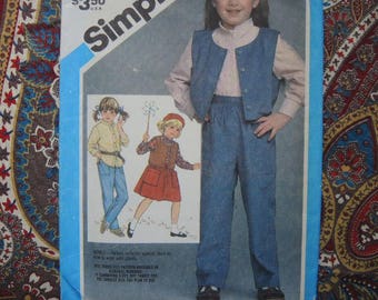 Patrón de costura Simplicity vintage de los años 80, modelo 6608, para niña: pantalón, falda, camisa y chaleco forrado, tallas 3-4-5. SIN CORTAR.