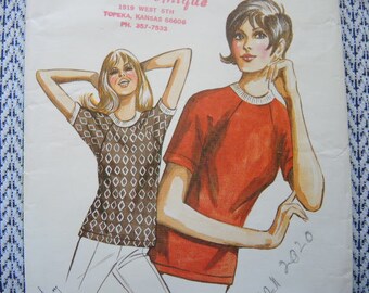 Vintage 1970s Kwik Sew sewing pattern 348 misses T shirt with raglan sleeves sizes S-L