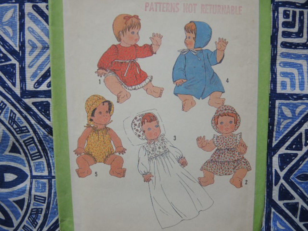 Vintage 1970s Simplicity Sewing Pattern 8817 Doll Clothes for 13