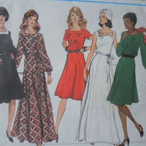 vintage 1970s Vogue sewing pattern 1113 Misses dress size 14 UNCUT