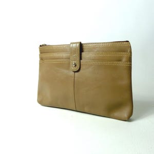 Beige Genuine Leather Envelope Clutch Vintage Handbag Zip Top Leather Bag 1970s Disco Purse Flat Minimalist Clutch Contessa