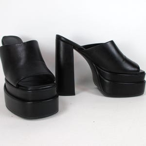 1970s Disco Style Platform Mules Black Leather 6 in Tall Stacked Block High Heel Open Toe Shoes Slide On Sandals Vintage Inspired EU38 US8