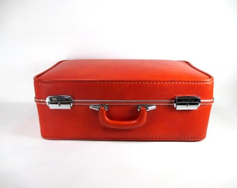 Retro Mod Orange Textured Vinyl Suitcase INVICTA Overnight Travel Bag Vintage 1970s Luggage Hard Sided Leatherette Weekender 20 x 7.5 x 12.5