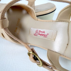 Vintage 1960s MOD Hush Puppies T-strap Sandals Ladies Beige Cream Vegan Leather Open Toe Sling Back Short Block Heel Women's Shoes 7.5 M image 9