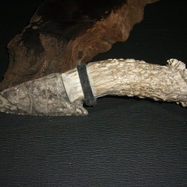 Hand knapped gray agate knife, deer stag crown handle, suede leather sheath