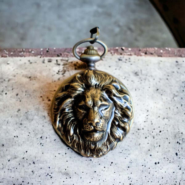 Lion pocket watch, men's mechanical pocket watch with lion mounted on front cover