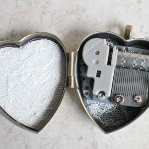 Music box locket for Mother, heart music box locket with Mother image cabochon on front cover. image 4