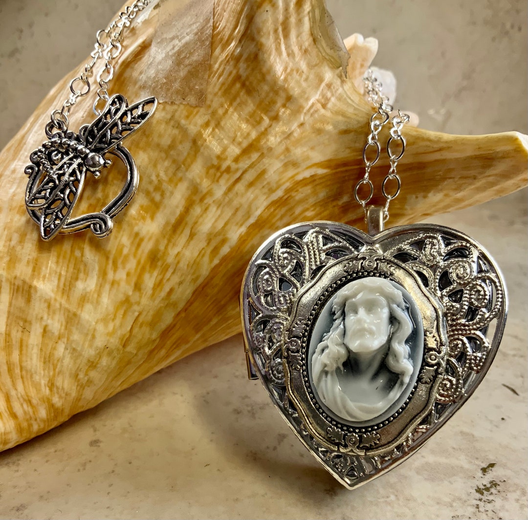 Cameo Music Box Locket Music Box Necklace Mini Music Box Etsy