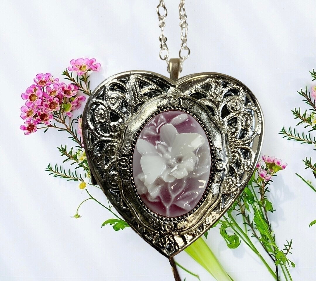 オルゴールロケット バタフライカメオ：ハートミュージカルペンダント