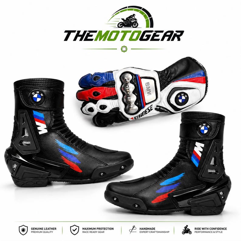 Puede incluir: Un par de botas de moto negras con detalles en azul y rojo y la marca BMW, junto con un guante de moto a juego con paneles blancos, azules y rojos, protecci&oacute;n met&aacute;lica en los nudillos y logotipos de BMW y Dainese, con el texto THEMOTOGEAR.