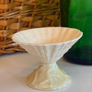 Vintage Belleek Irish Porcelain Shell Salt Cellar (pedestal trinket dish / toothpick holder / matches holder)