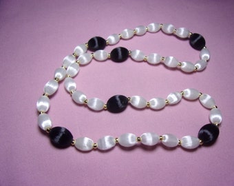 vintage white and black satin bead necklace G5