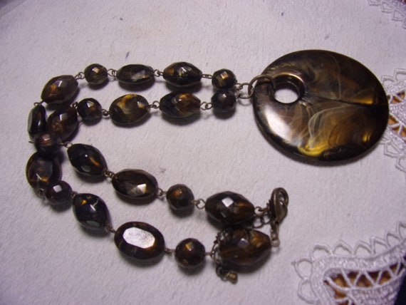 vintage brown bead pendant necklace B24 - image 3